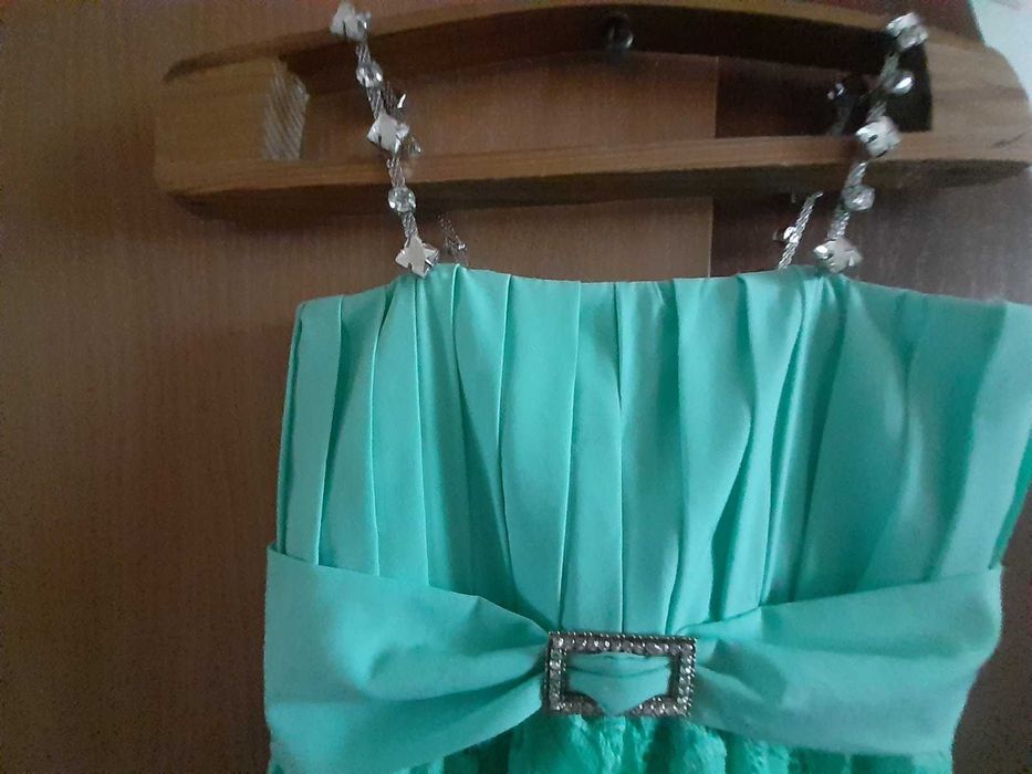 Святкова сукня на 5-6 рокіа