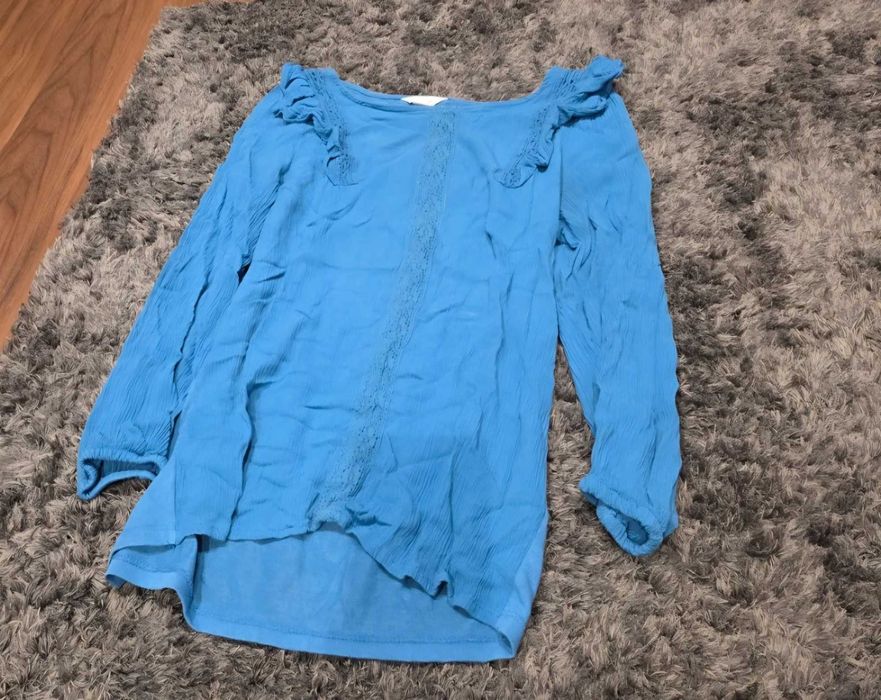 Lote de roupa e outros