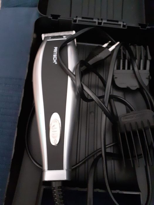 Máquina de cortar cabelo eléctrica