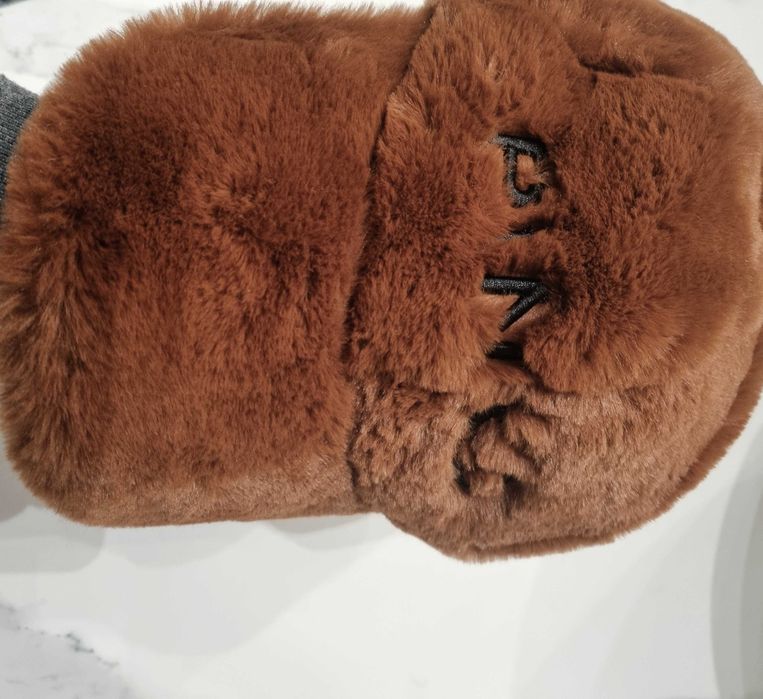 Czapka futrzana PINKO