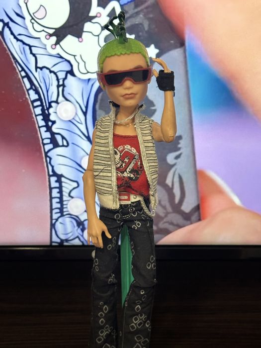 Монстер хай Дьюс горгон 2010