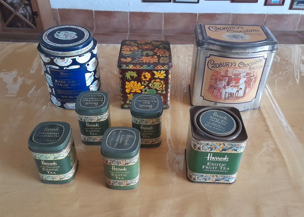 Caixas de chá e charutosl