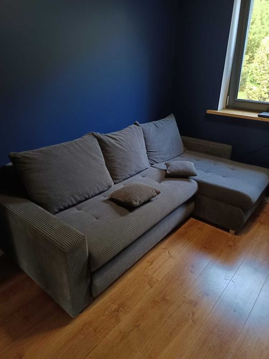 Narożnik z funkcja spania i pojemnikiem na pościel