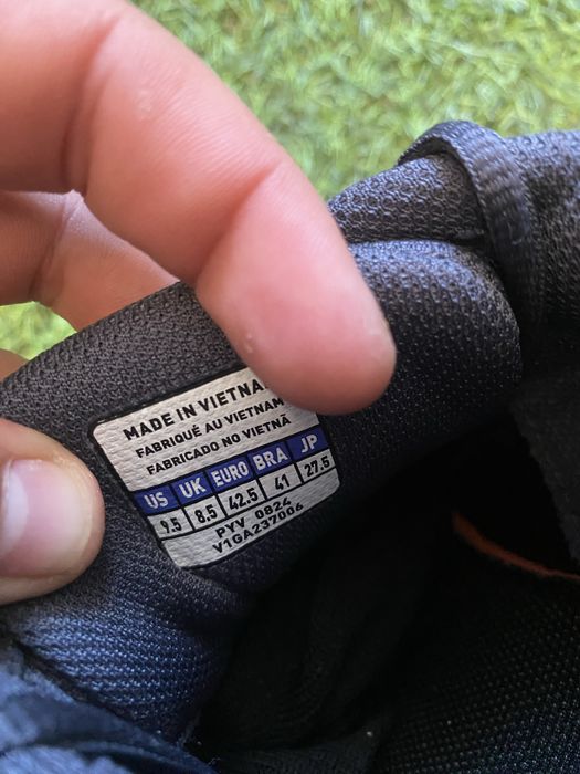 Волейбольні кросівки mizuno
