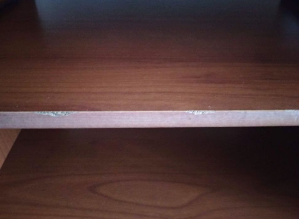 Secretária em castanho