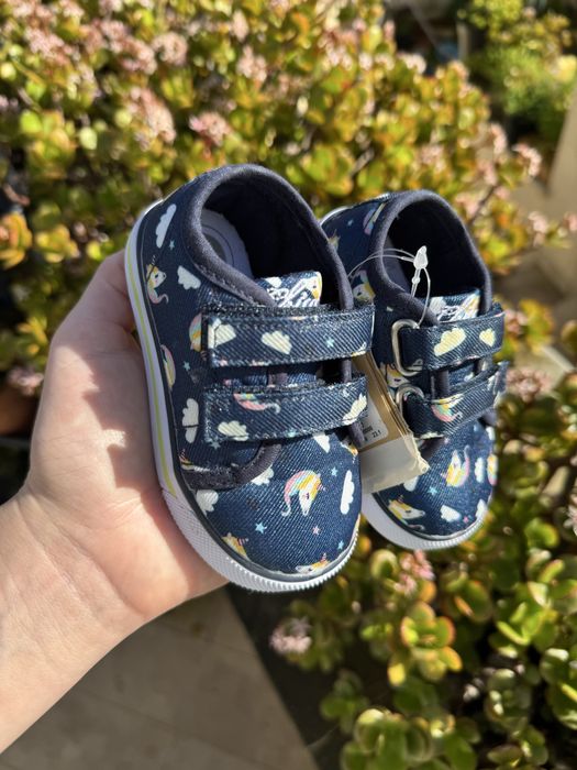 Sapatos novos da chicco