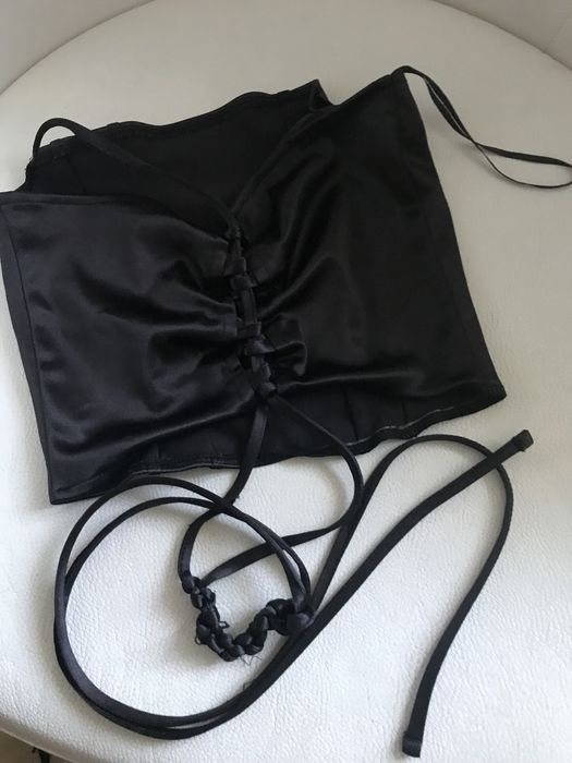 Czarny top Divided r. XS