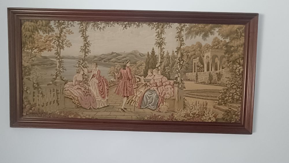 Quadro em Tapeçaria com moldura em madeira