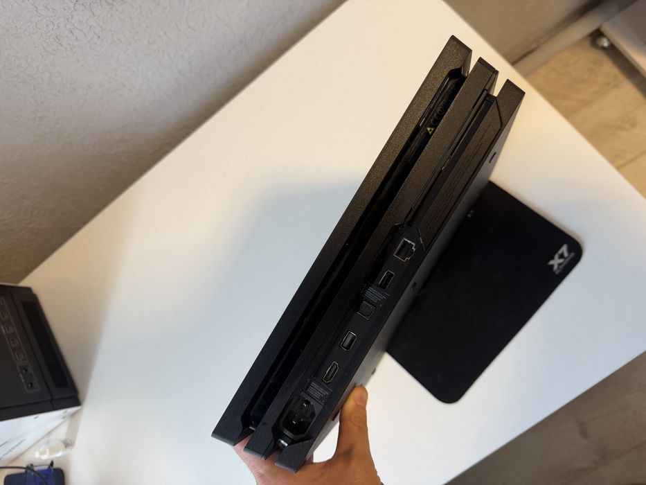 Sony PlayStation 4 Pro 1TB (PS4 Pro)