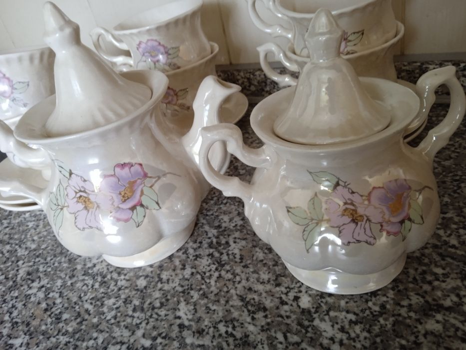 Сервиз чайный на 6 персон. Б.у. блюдец 5 шт.