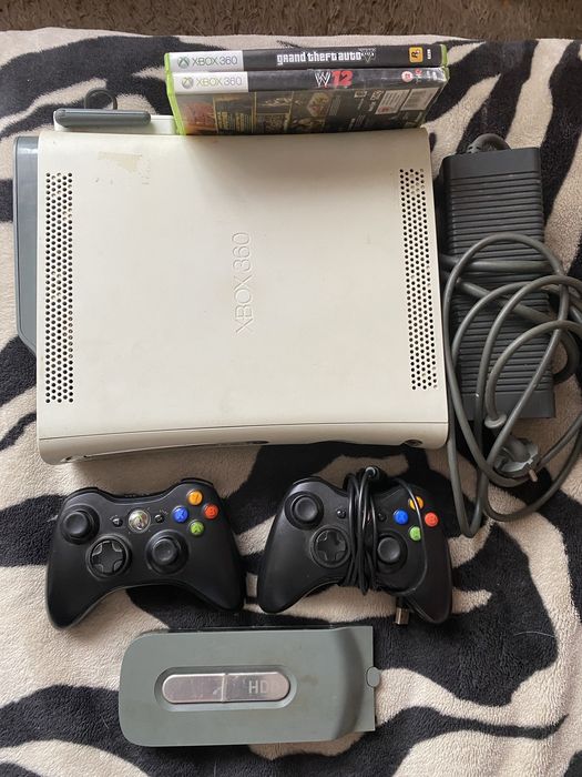 Sprzedam Konsole Xbox 360 z grami