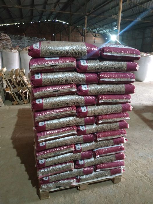 Продам пеллету ( гранулу ) з деревини 20000грн.