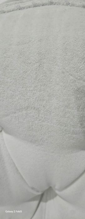 Conjunto de poltronas em madeira robustas