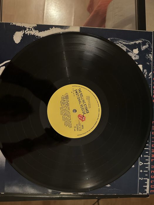 Vendo disco vinil original “Emotional Rescue” dos The Rolling Stones.