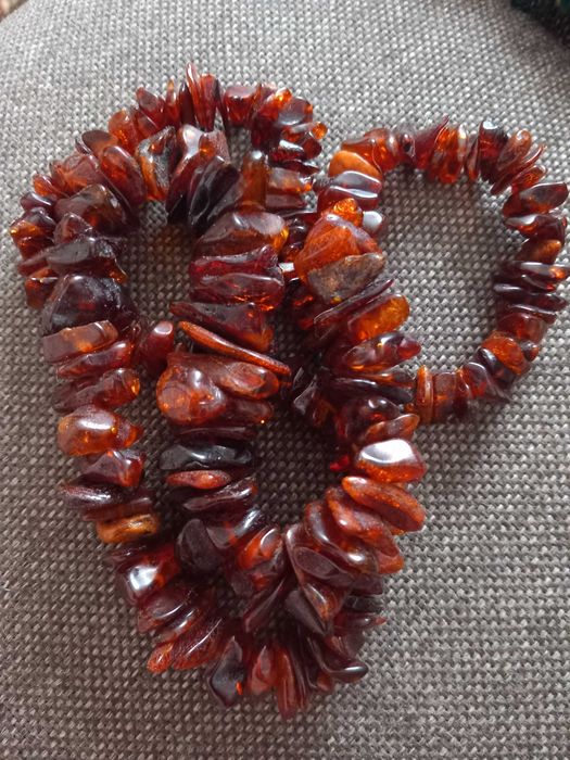 Bursztynowe korale- gruby bursztyn
