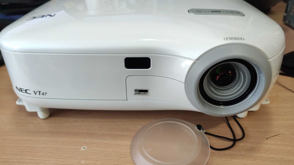 NEC vt47 Projector