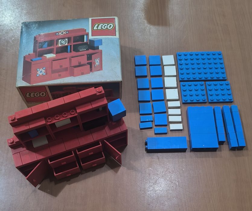 Lego C 294 Vintage 1974

Faltam algumas ( duas ou três ) peças do set