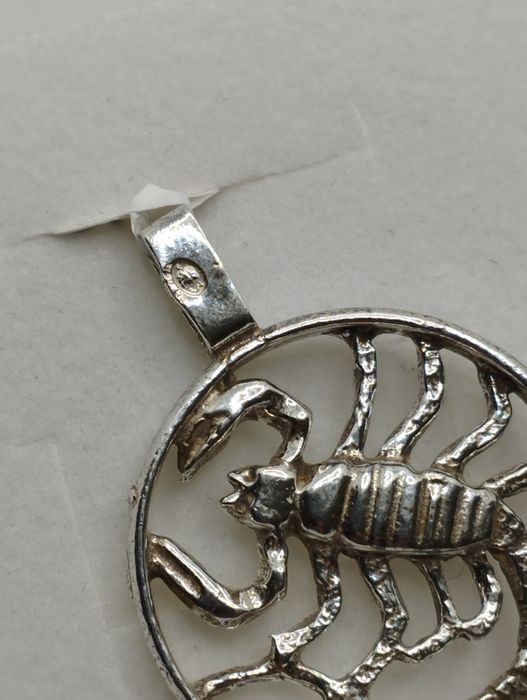 Srebrny wisiorek skorpion, Warmet, próba 830