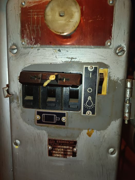 Maszyna do szycia MINERVA 400V