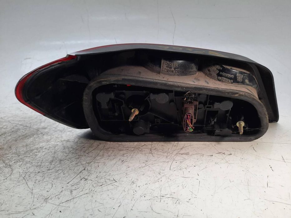 farolim traseiro direito peugeot 306