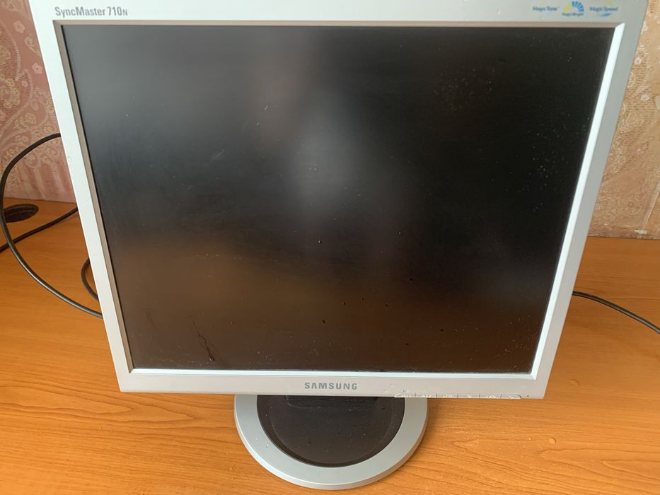 Монітор 17" Samsung 710N