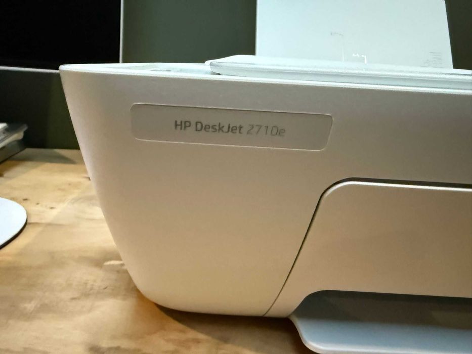 HP DeskJet 2710e