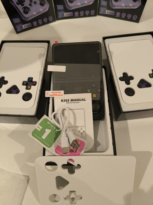 Gameboy R36S com 15.000 jogos