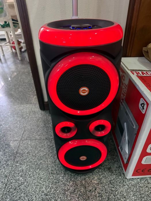 Coluna de som varias funcionalidades