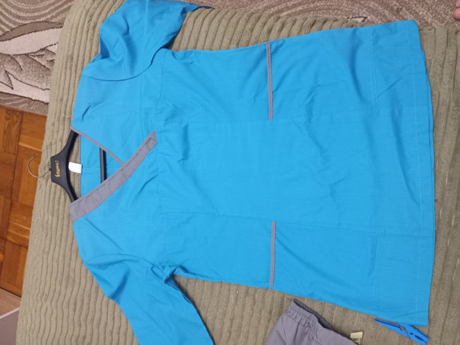 Одяг медичний халат костюм