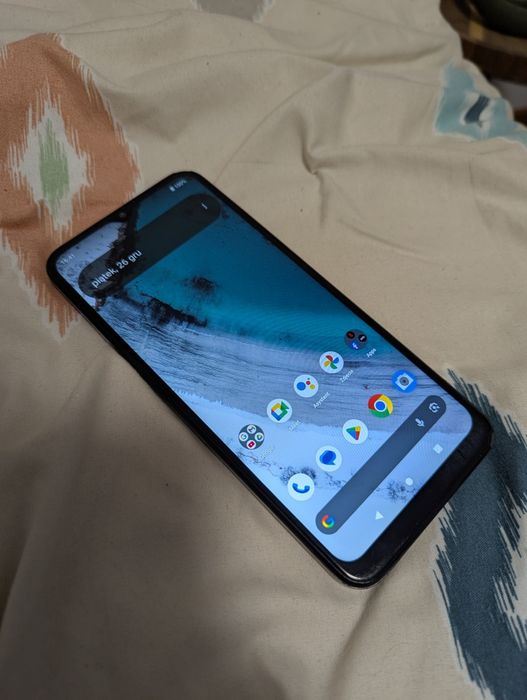 Fajny smartfon z dużym ekranem - Nokia C32 - Lekko zbita - Android 13