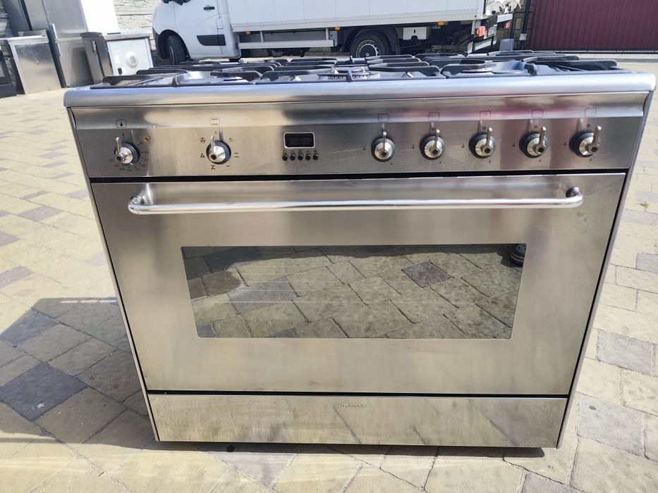 Професійна газова плита Smeg