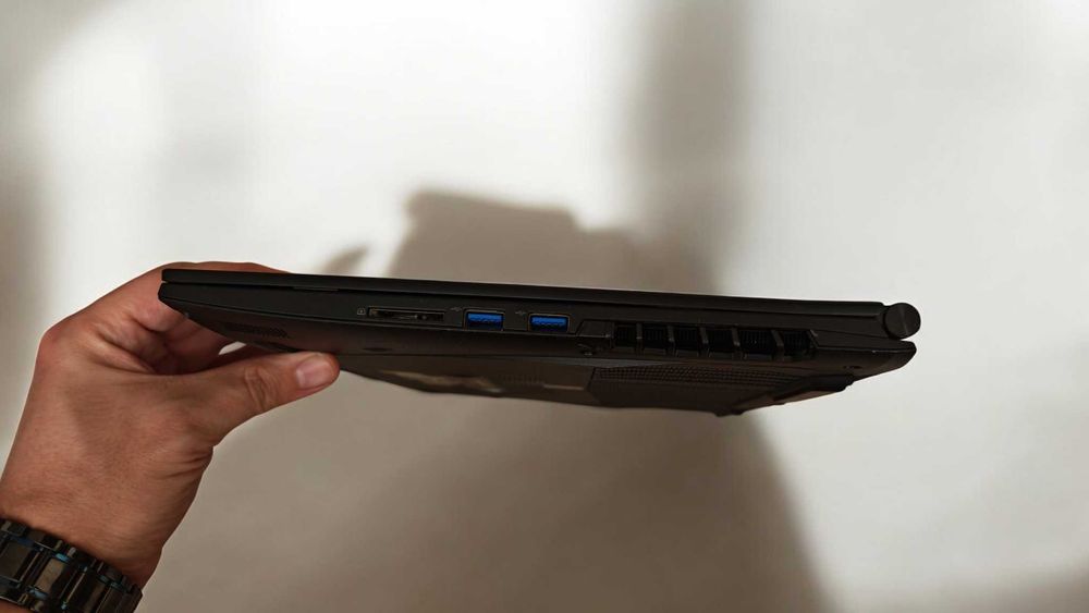 Maingear MG-VCTR002 15,6" 144Гц i7-10750H|RTX 2060 |16GB| 512SSD