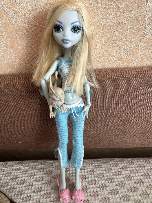 monster high лагуна блю смертельно втомлені dead tired ЧЕРНЫЕ РЕЗИНКИ!