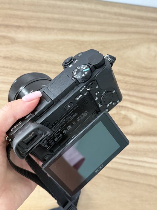 SONY Alpha A6300 本体のみ、おまけ多数 Sony Alpha A6300 kit (16-50mm) Black