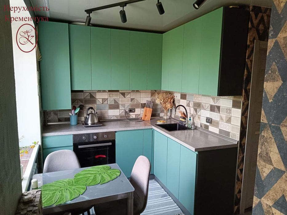 Продам/ 2х кімнатна/ Власівка