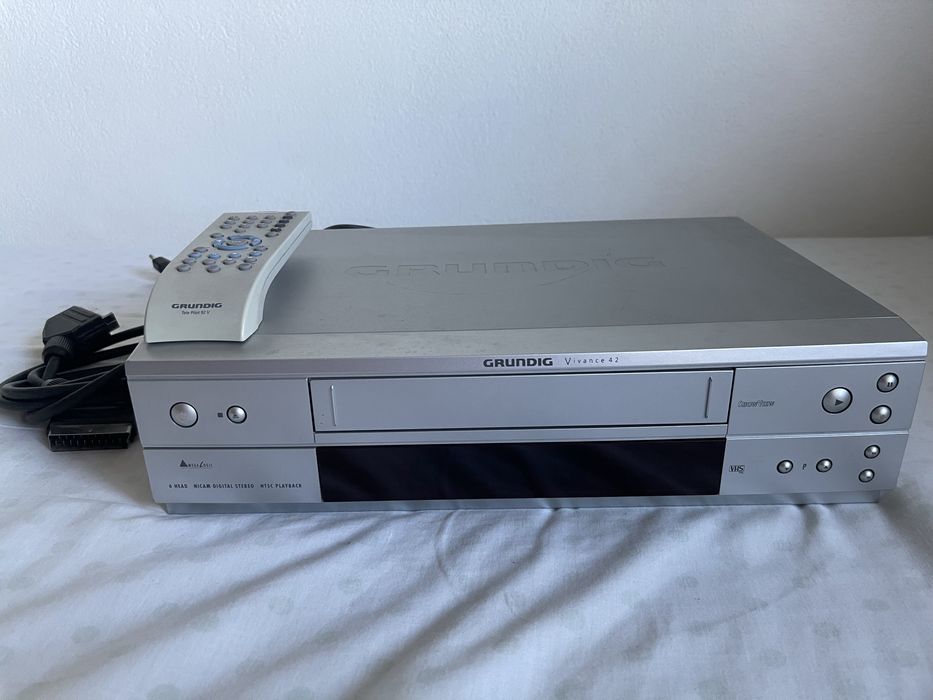 GRUNDIG Cassette Player/Recorder64170793898369122