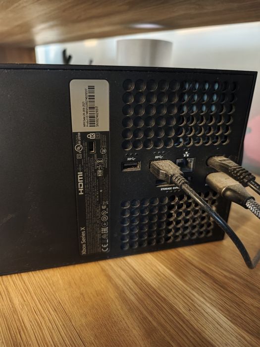XBOX series X z napędem + 2 pady z ładowarką + słuchawki bezprzewodowe  Turtle Beach 600 G2x