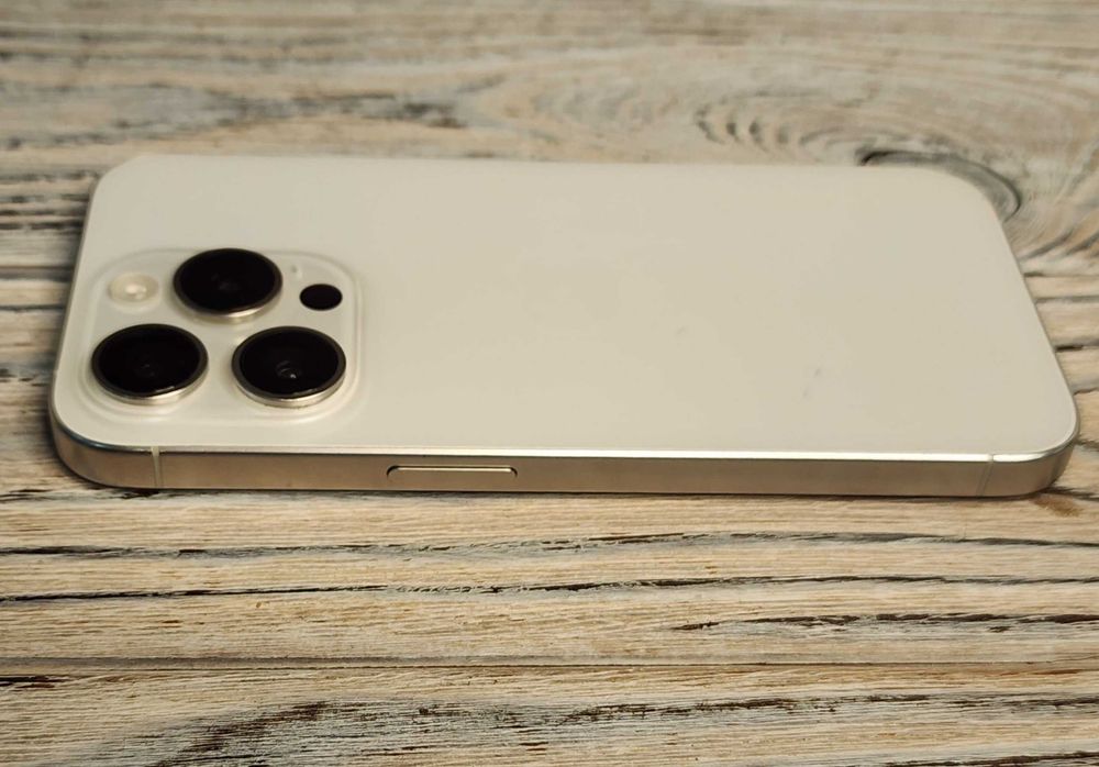 iPhone 15 Pro White 128Gb White SIM | 599$ | EmojieStore гарантия магазин