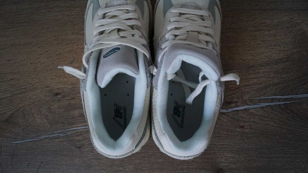 Nowe New Balance 2002R Cream/Grey | Rozmiar 42