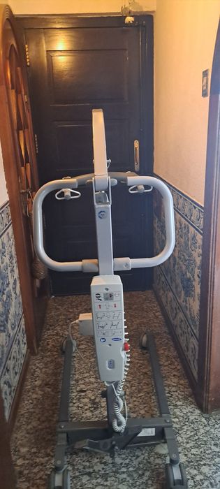 Venda de equipamentos de apoio e cuidados domiciliário .