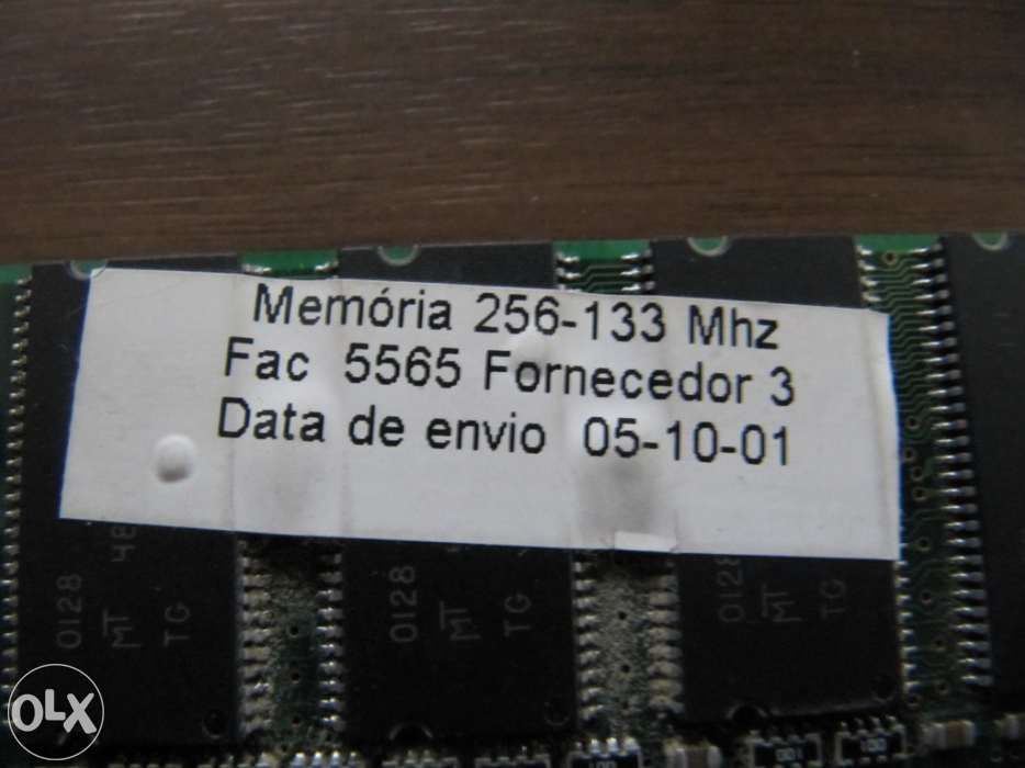 PC133 DIMM Memory / 256MB442545423023482881