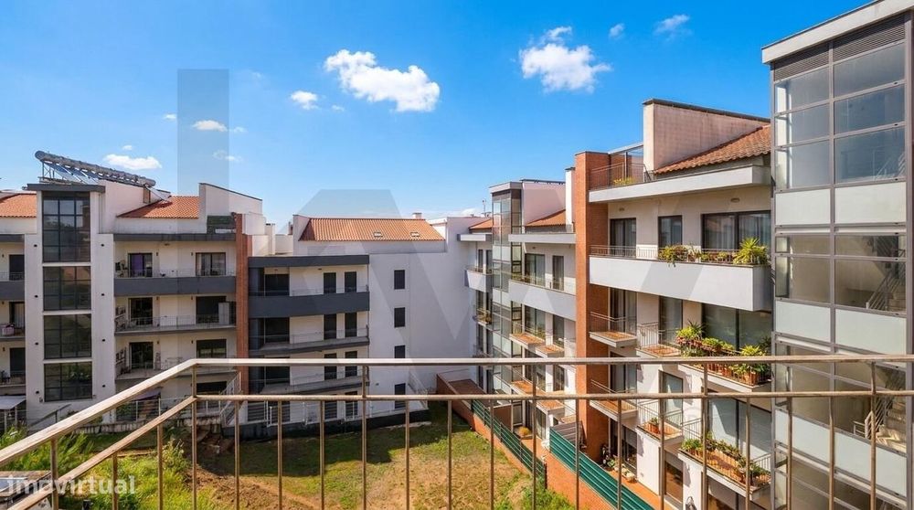 T2 Quinta da Borleteira: Luminosidade, Áreas Generosas e Garagem Box