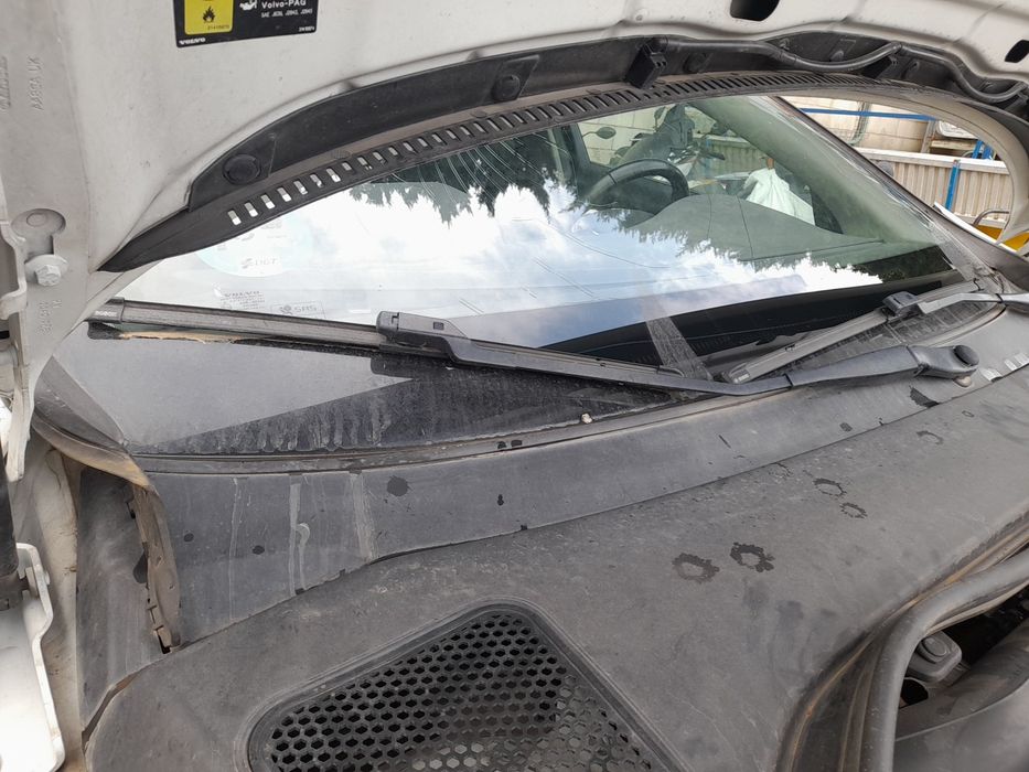 Haste / braço de escova limpa vidros frente direita VOLVO V60 I Cross