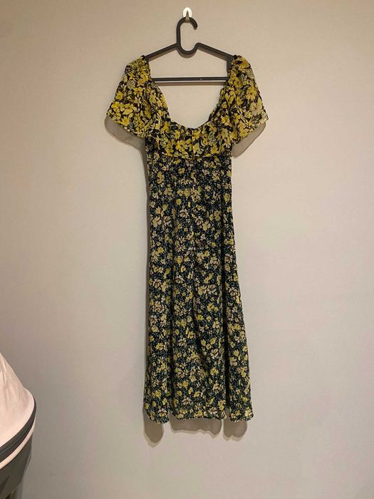 Sukienka Midi w kwiaty Zara