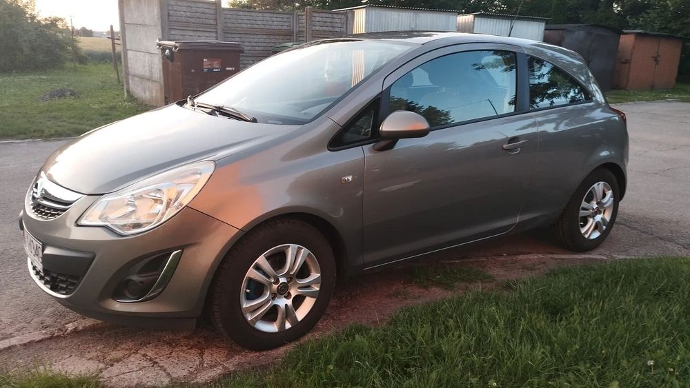 Opel Corsa 1,3cdti 1 rej.31,03,2012 navi stan dobry