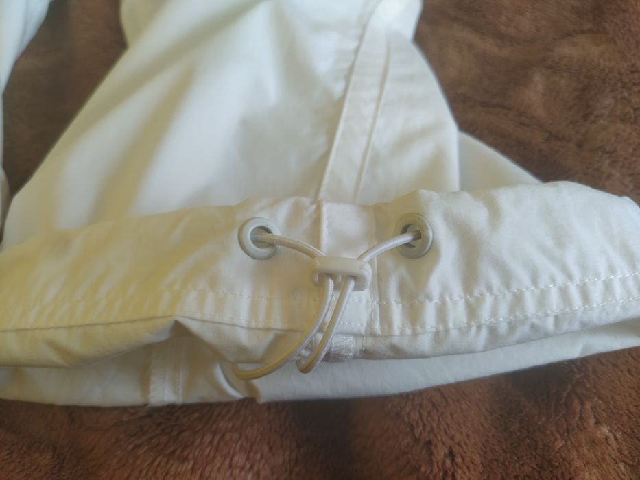 Białe spodenki 3/4 Nike rozmiar M.