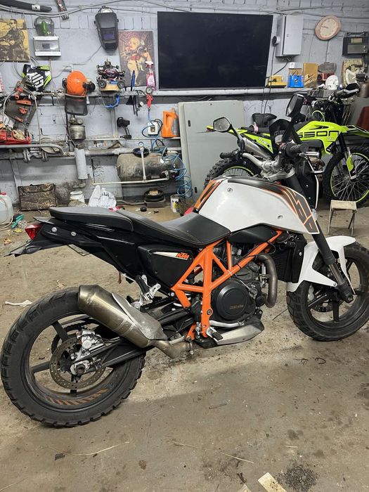 Мотоцикл KTM Duke 690 2014р.в. в хорошому технічному та  візуальному стані