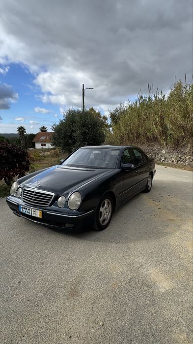 Mercedes-Benz E 220