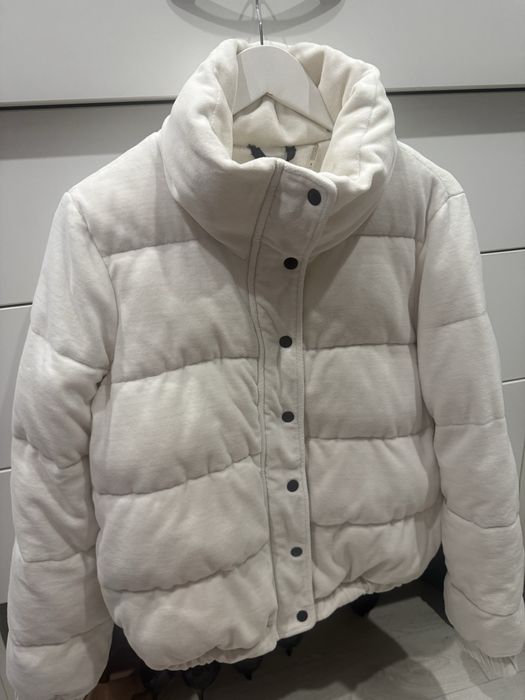 Пуховик DKNY гарний стан