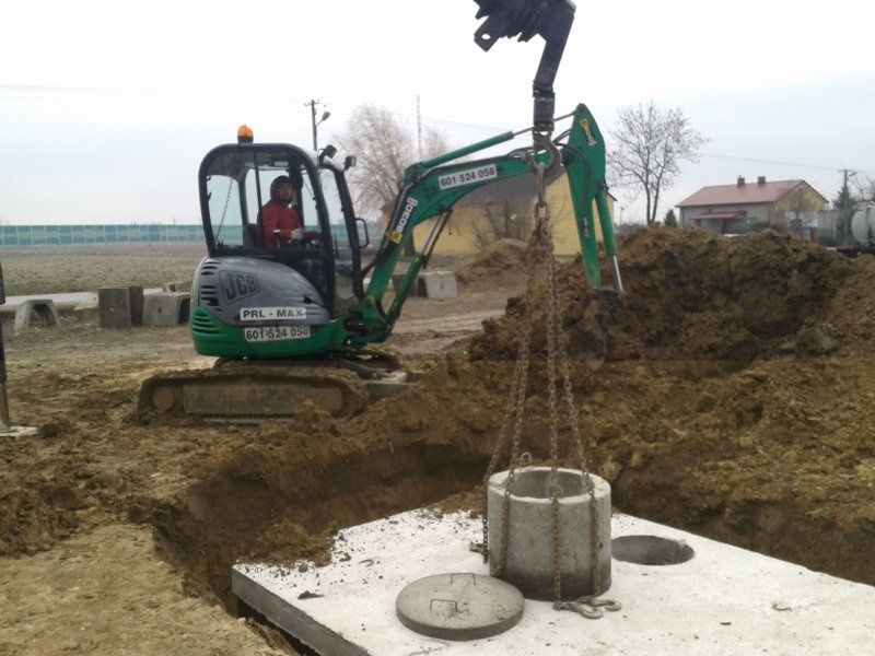 Szamba Betonowe szambo kompleksowo koparka montaż gwarancja Polska